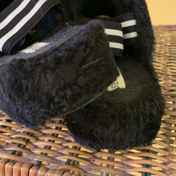 Steve Madden Women's Black and White Fuzzy Slippers - Picture 8 of 13